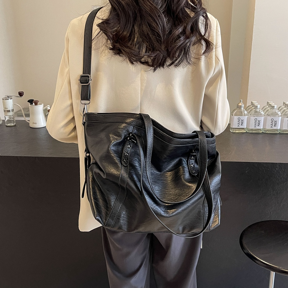 Grote zwarte schoudertasjes vo - Luxury Bags Of 2026 recensie en prijs