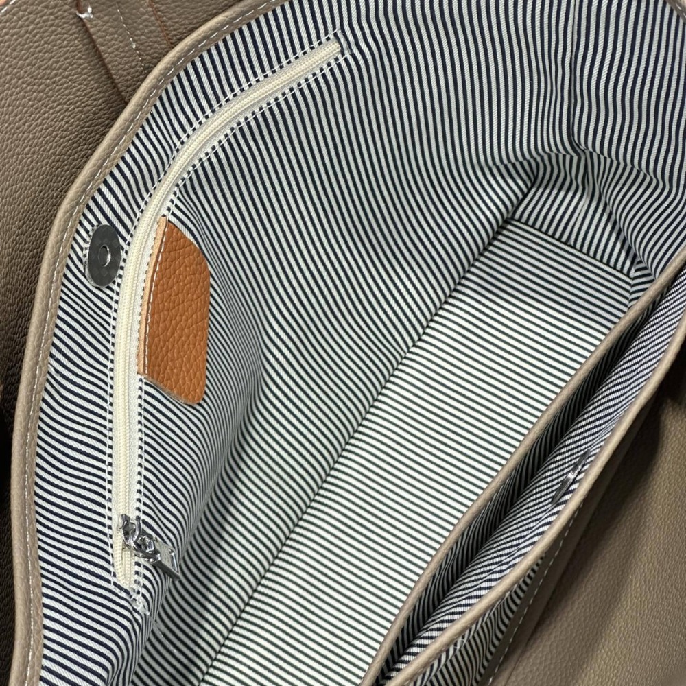 Binnen en buiten contrasterend - Quiet Luxury Bags Tote recensie en prijs