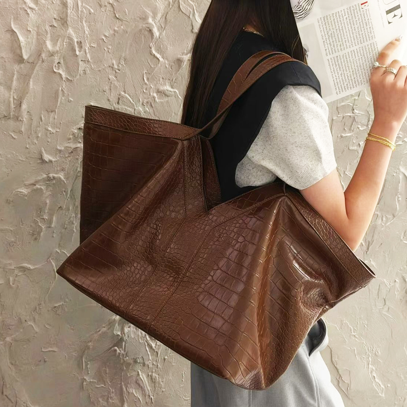 Oversized Tote Bags met krokod - Luxury Bags Of 2026 recensie en prijs
