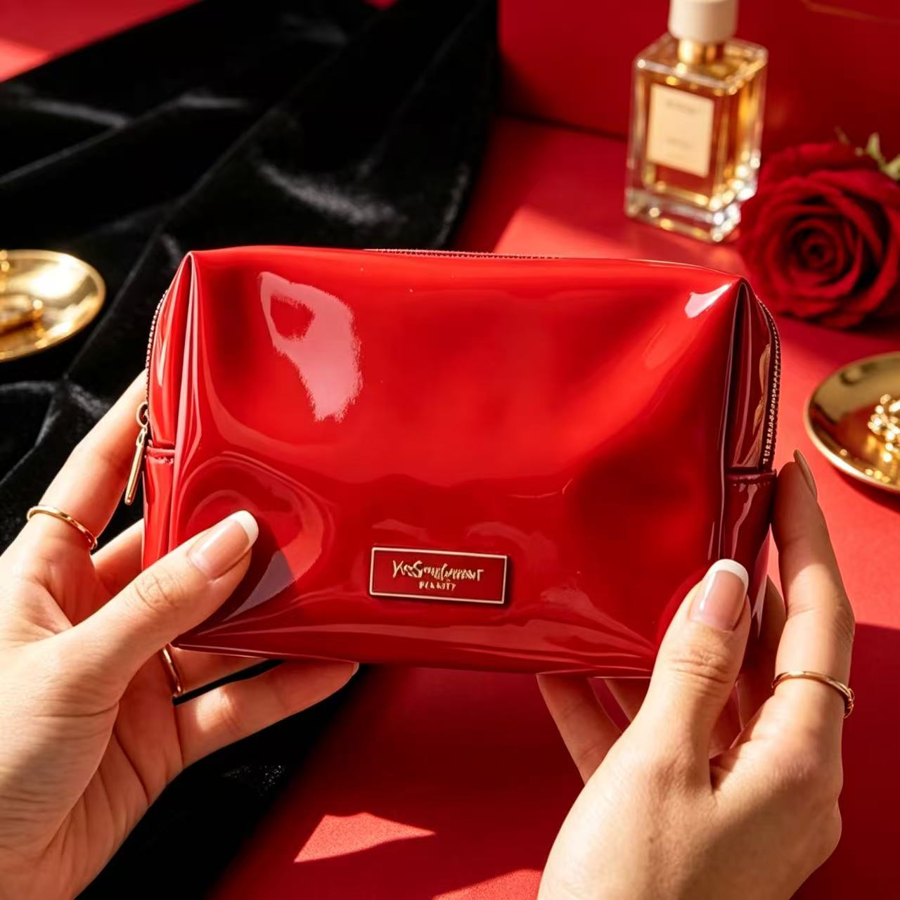 YSL BEAUTE Rode Kunstleren Mak - Luxury Bags Ysl recensie en prijs